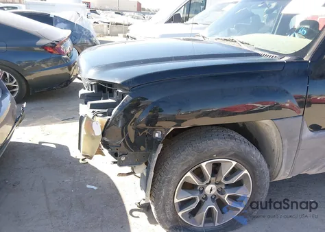 2004 Chevrolet Avalanche 1500 из США, поврежденный, VIN 3GNEK12T14G267475